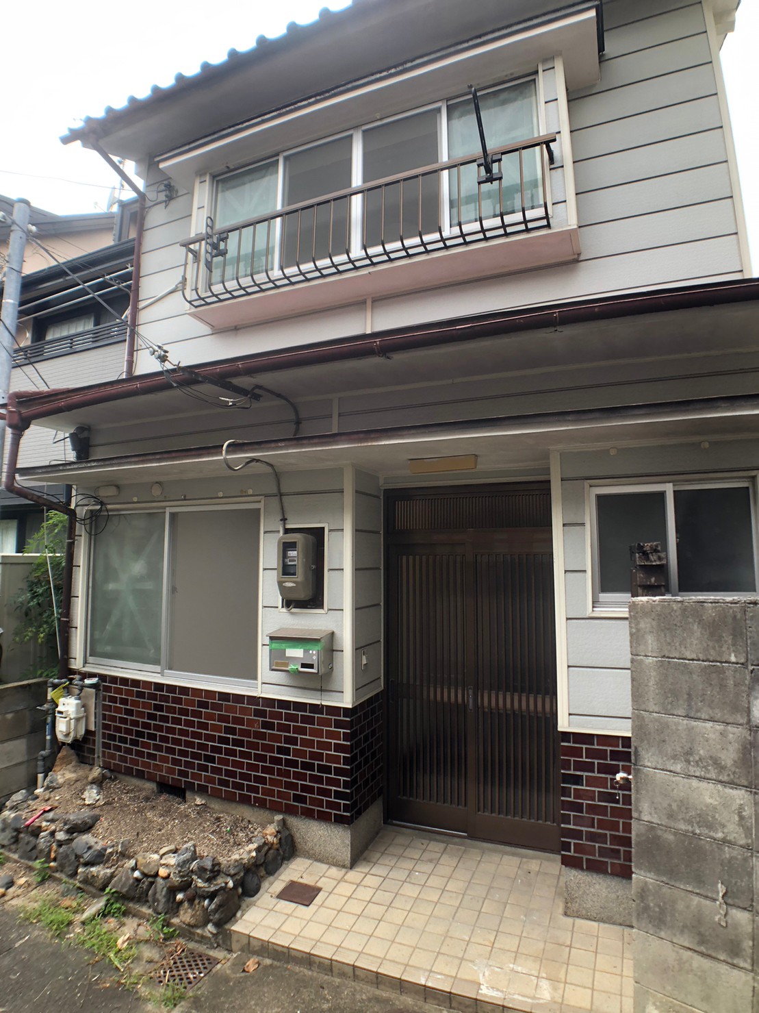 いなり大社の大分となり　京都市伏見区深草貸家　ﾍﾟｯﾄ飼育・DIY可　賃料：6.9万円